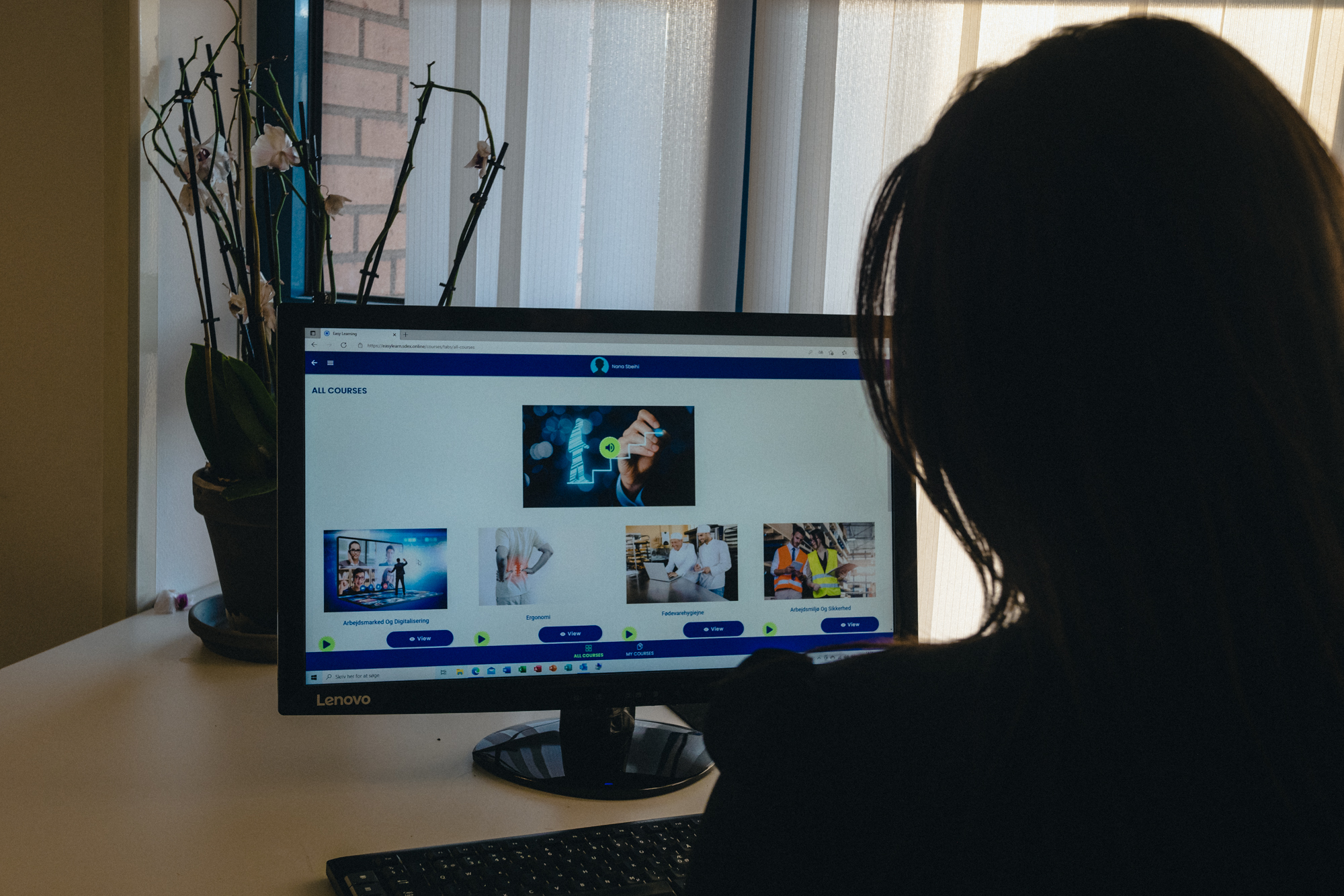 Undervisning i branchedansk